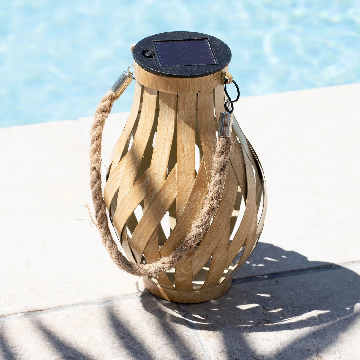 Lanterne solaire LED Ajourée effet flamme - Naturel/Blanc chaud Lanterne Solaire LED Ajourée Effet Flamme - Naturel/Blanc Chaud -Mobilier De Jardin lanterne solaire led ajour e effet flamme naturel blanc chaud 96310 1657183103