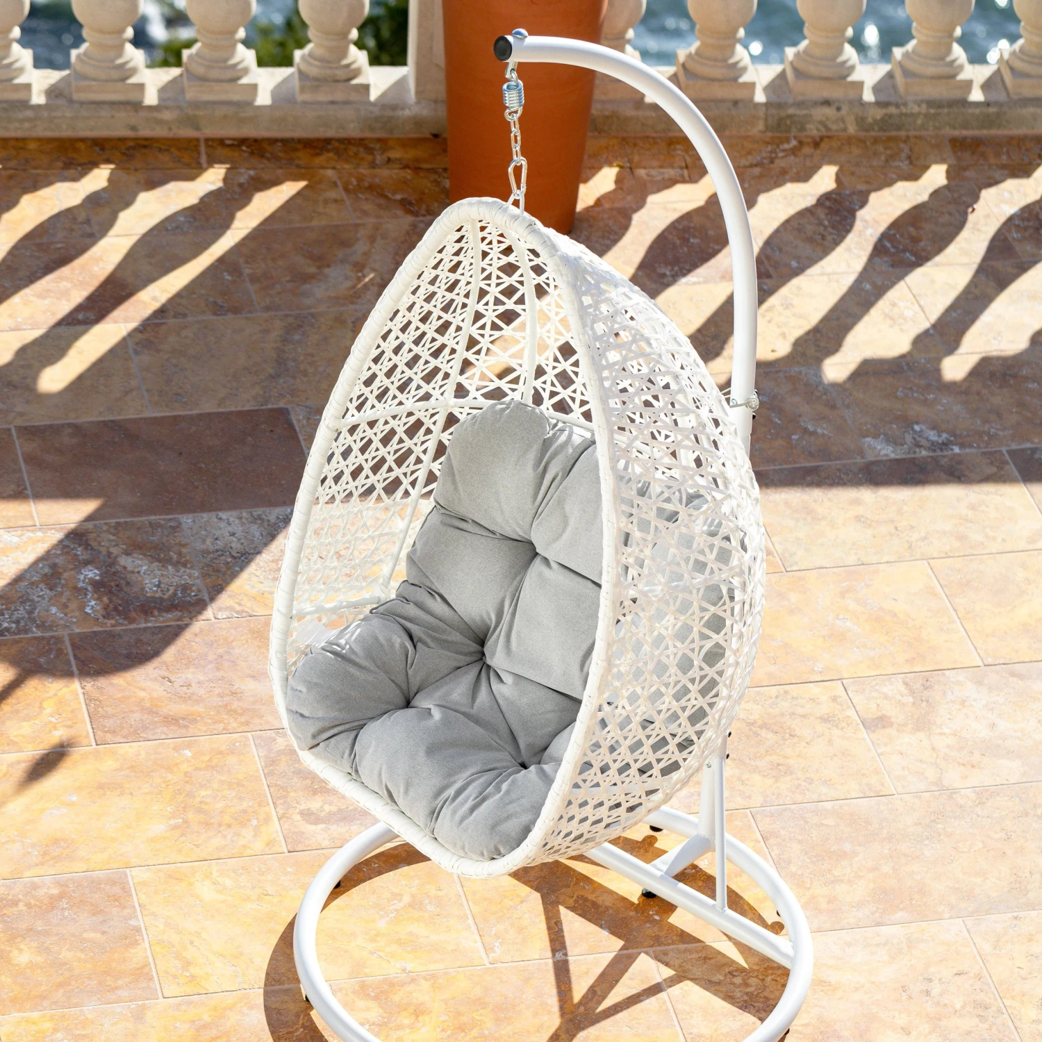 Loveuse suspendue Coral - Blanche Loveuse Suspendue Coral - Blanche -Mobilier De Jardin loveuse suspendue coral blanche 76697 1685950424