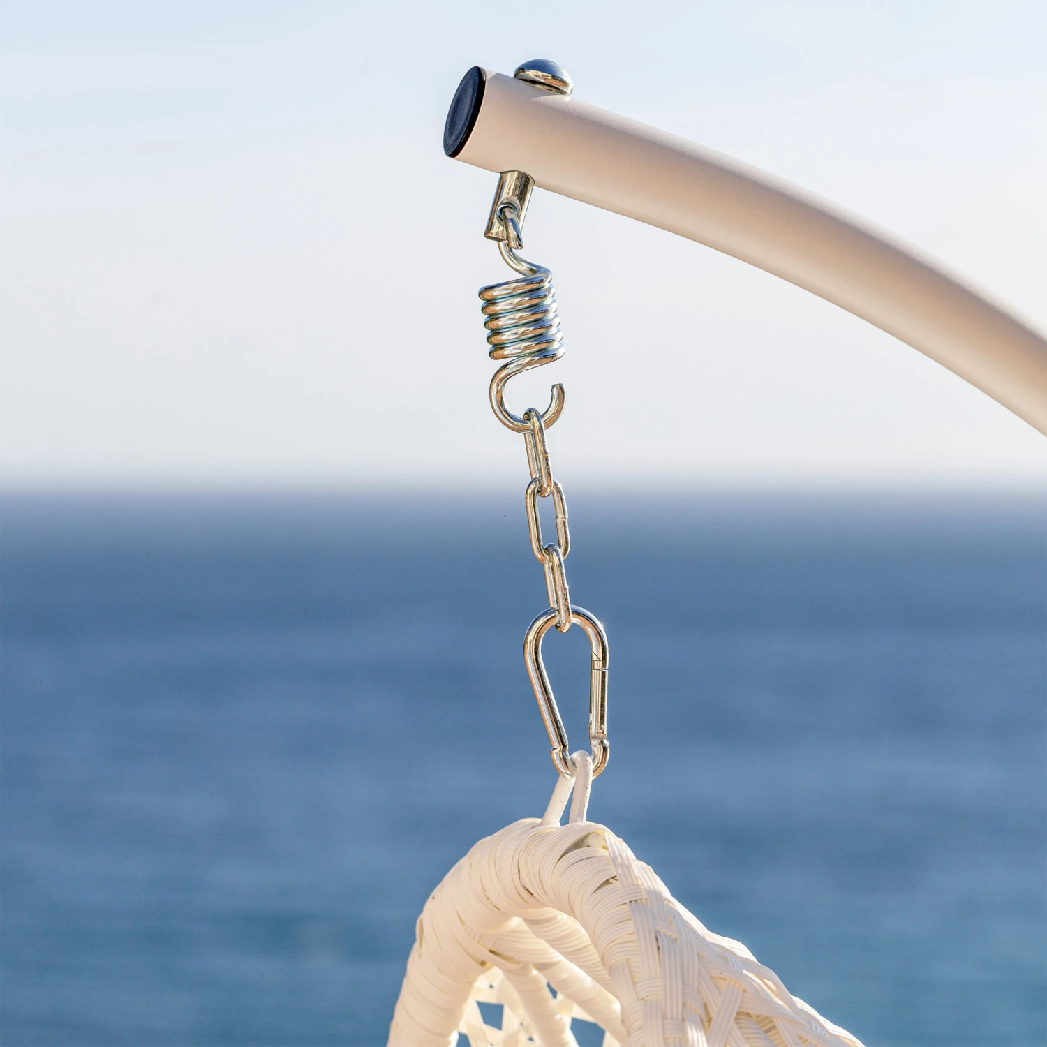 Loveuse suspendue Coral - Blanche Loveuse Suspendue Coral - Blanche -Mobilier De Jardin loveuse suspendue coral blanche 76697 1685950543