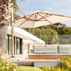 Parasol Déporté Yucatan Rectangulaire (L4 X 3m) - Bois Et Blanc -Mobilier De Jardin parasol d port yucatan l4 x 3m blanc 94606 1686052049