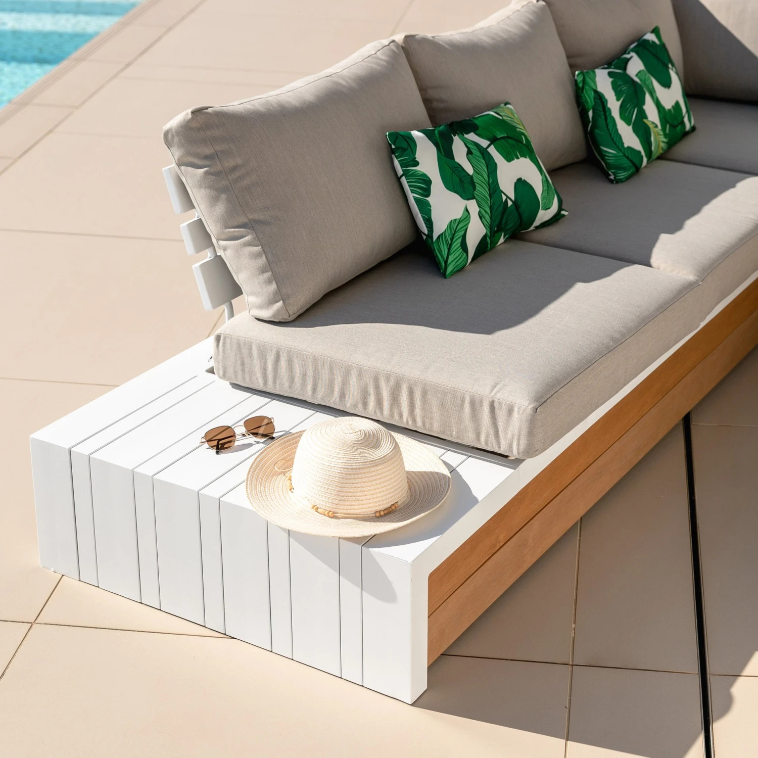 Salon de jardin d'angle Manacor Blanc - 5 places Salon De Jardin D'angle Manacor Blanc - 5 Places -Mobilier De Jardin salon de jardin d angle manacor blanc 5 places 94678 1648463049