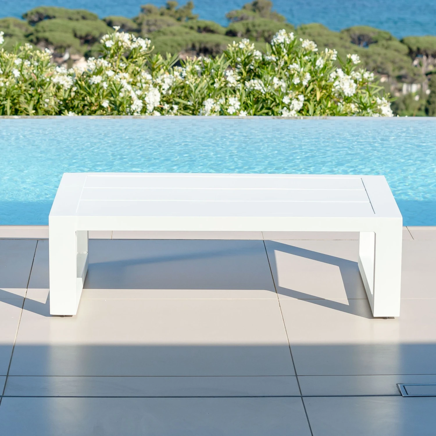 Table basse de jardin rectangulaire Elba - Blanc Table Basse De Jardin Rectangulaire Elba - Blanc -Mobilier De Jardin table basse rectangulaire elba blanc 111440 1655381886