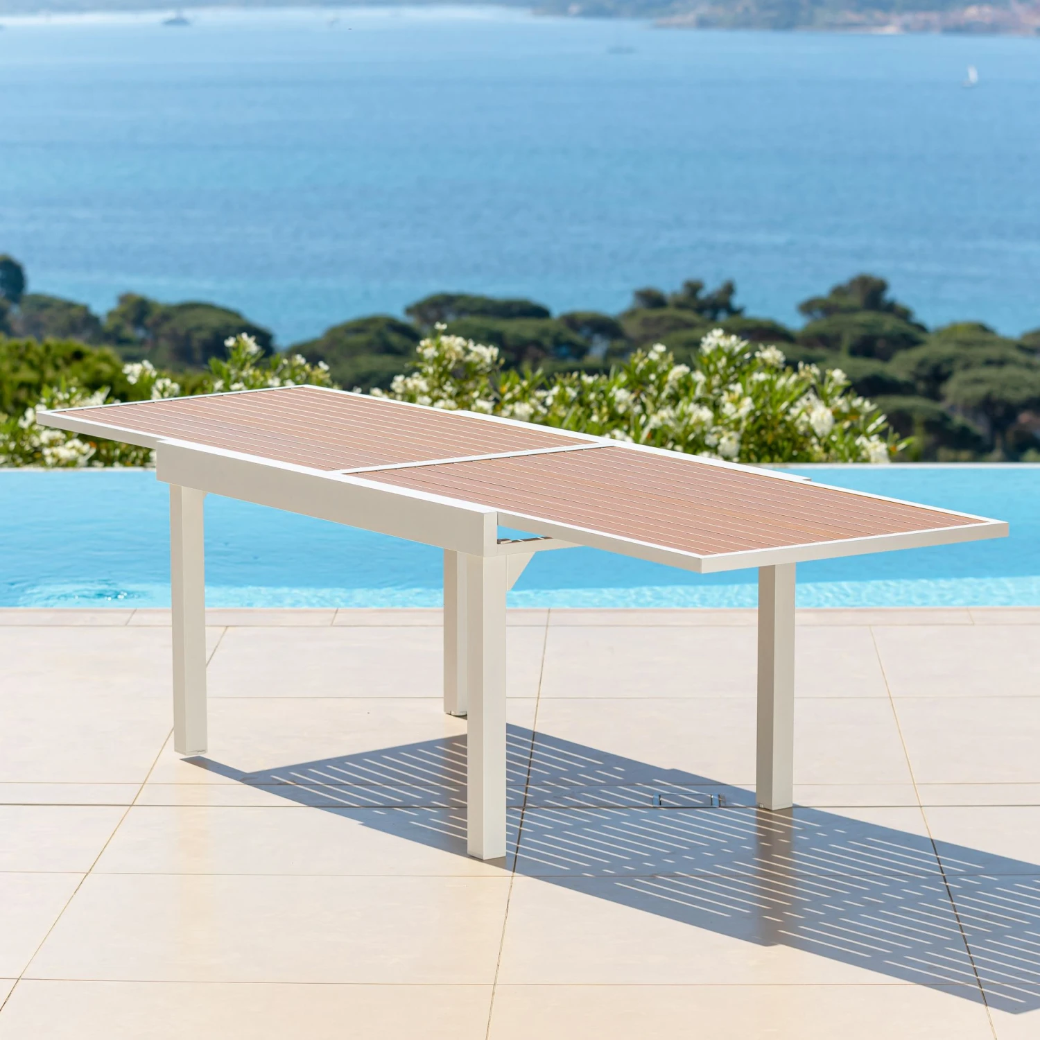Table de jardin extensible 10 places Aluminium effet bois Murano (270 x 90 cm) - Blanche Table De Jardin Extensible 10 Places Aluminium Effet Bois Murano (270 X 90 Cm) - Blanche -Mobilier De Jardin table de jardin extensible 10 places aluminium effet bois murano 270 x 90 cm blanche 94603 1655452426