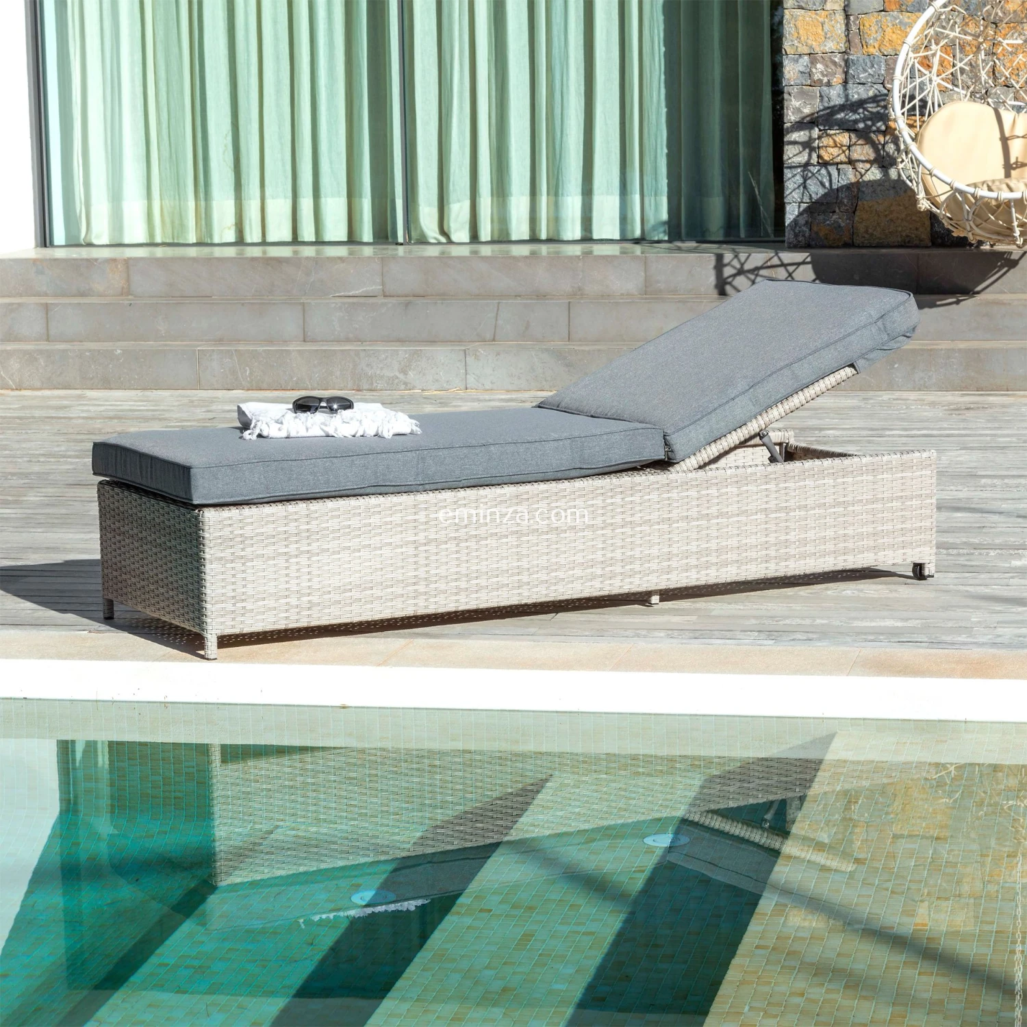 Transat résine tressée Tivoli - Gris clair / Gris foncé Transat Résine Tressée Tivoli - Gris Clair / Gris Foncé -Mobilier De Jardin transat tivoli gris 68553 1 1582704002