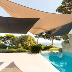 Voile D'ombrage Triangulaire (L4 M) Quito Luxe - Bronze 2 Voile D'ombrage Triangulaire (L4 M) Quito Luxe - Bronze -Mobilier De Jardin voile d ombrage triangulaire l4 m quito bronze 68261